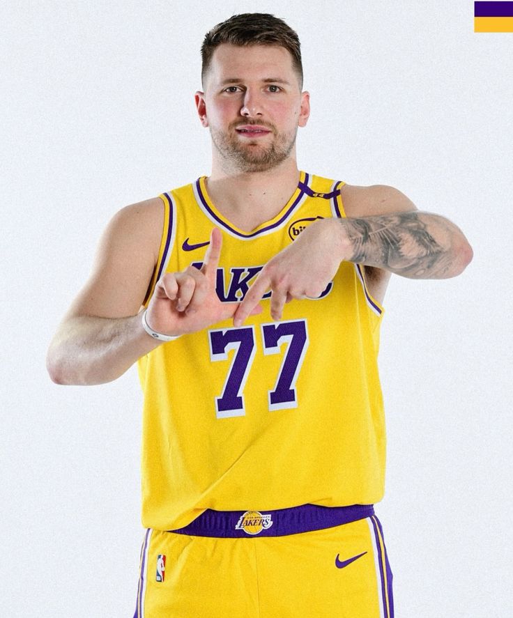 Maillot Nike Icon Edition Swingman des Lakers de Los Angeles - Or - Luka Dončić - Unisexe